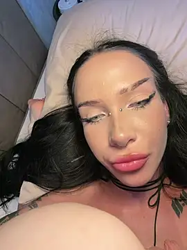 MaryChanXO live cam on StripChat