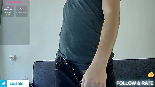 ydk__7 live cam on StripChat