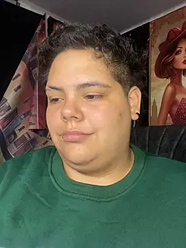 Hailey_Curvy webcam