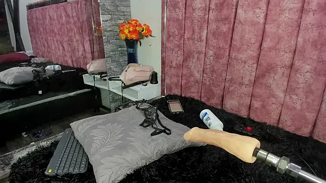lucy78pretty webcam