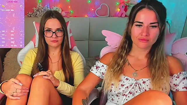 hotty_girls_here webcam