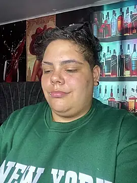 Hailey_Curvy webcam