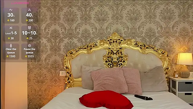 JulieVelvet webcam