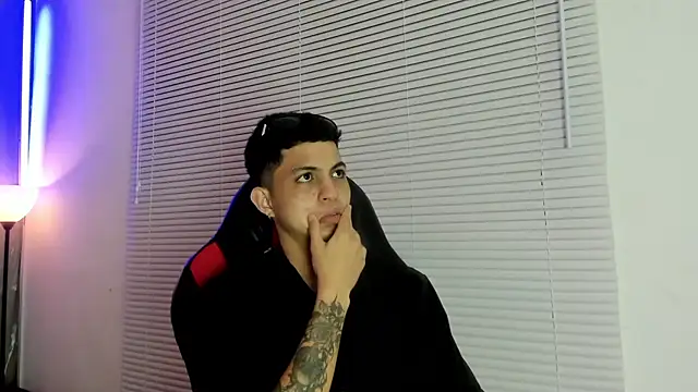 cameron_lux77 webcam