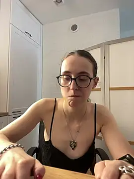 MartiniiSelenna live cam on StripChat