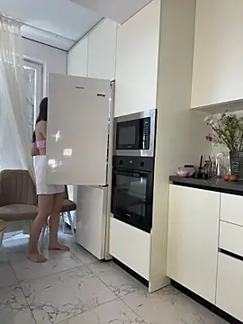 CurlyLara live sex cam