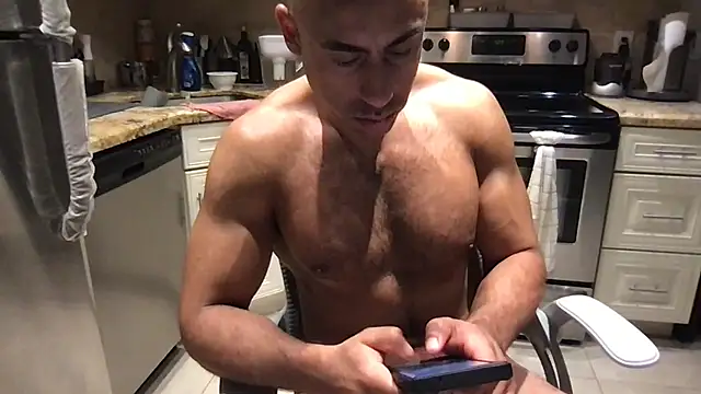BigGuyMuscle live sex cam