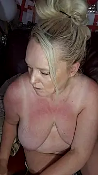 Bella_Squirts webcam