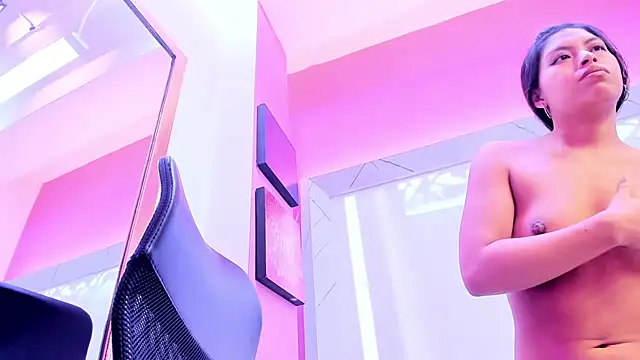 Chloe_Martini webcam