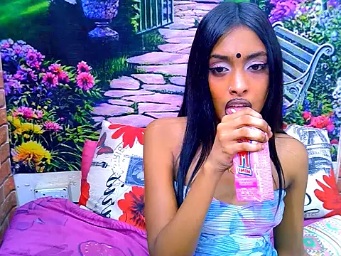 IndianPretty14u2Luv webcam