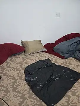 sarahbooby live cam on StripChat