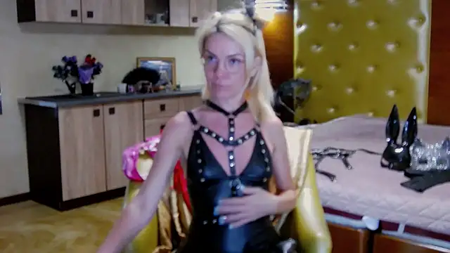 DomCaprisse live cam on StripChat