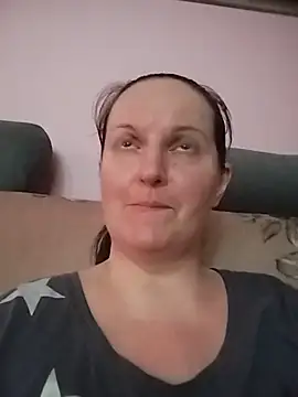 BustyLadyAlma webcam