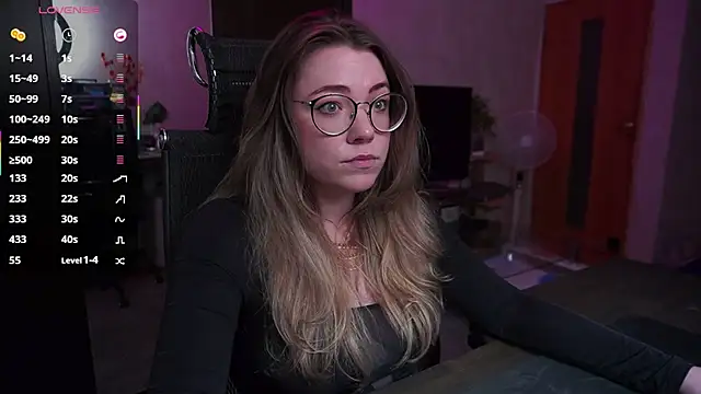 RemyCute live cam on StripChat
