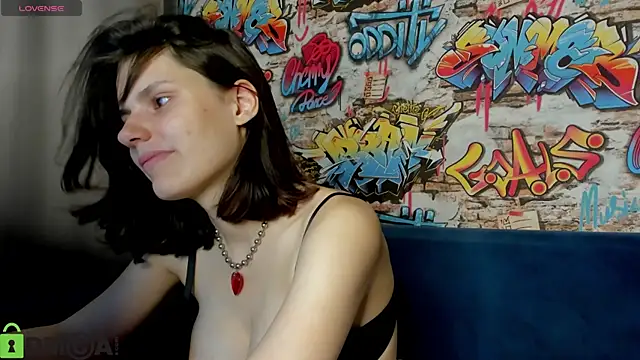 Kira_Be11 webcam
