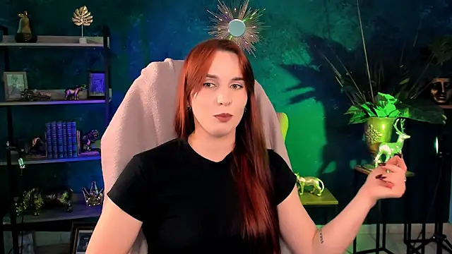 LolaFyre webcam
