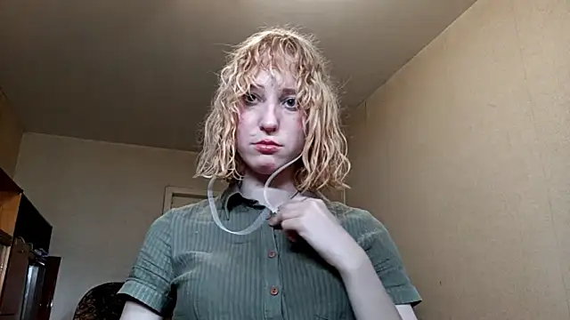 CuteLittleAngel webcam