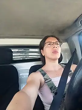 BigLabia_PublicPark live cam on StripChat