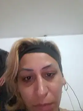 ariana_crazzy webcam
