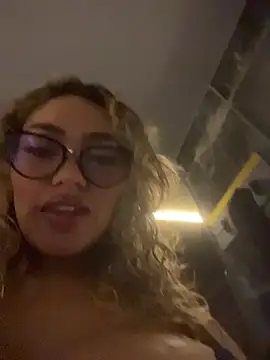 Maddy_Beluci webcam