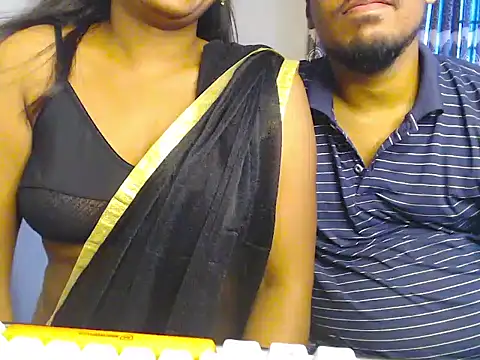 VelvetCoupleLive webcam