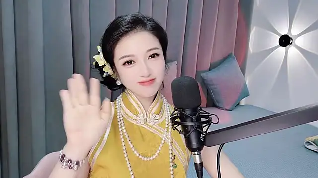 Momo-Wow webcam