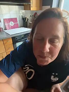 zelda252 live cam on StripChat