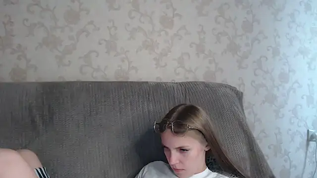 HitGyrl webcam