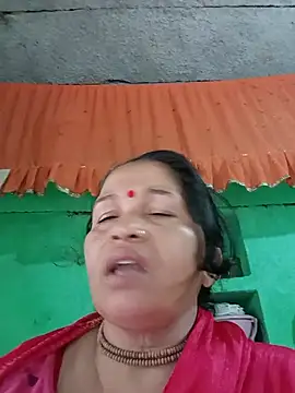 Manavi_x webcam