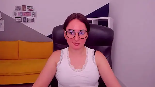 NoraSimons live cam on StripChat