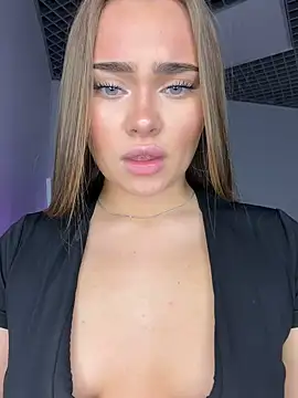 MonicaWestt live cam on StripChat
