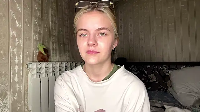 KimWarner live cam on StripChat