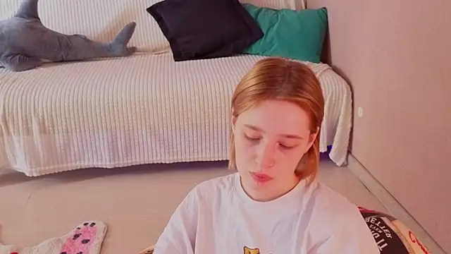 two_gerls_here webcam