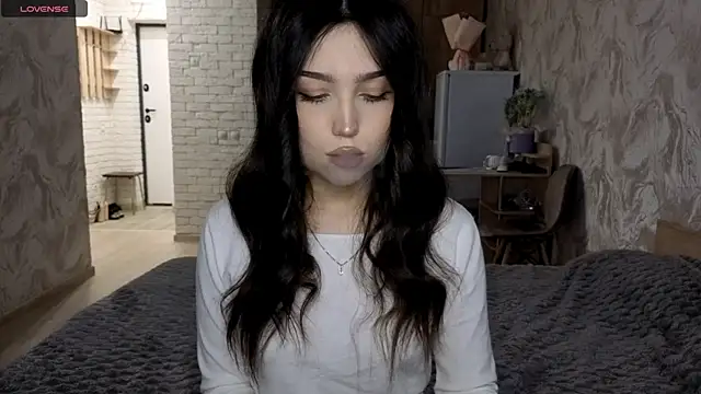 Qwami_Amie webcam