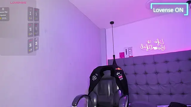 scarletcherry18 webcam