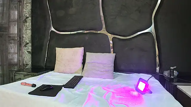 SaxxybunnyAndJayzzy webcam