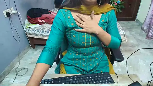 Deevisha-queen webcam