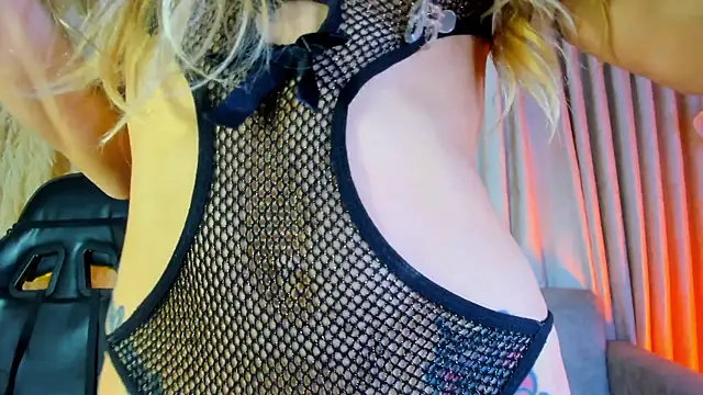 TinaJaneo_01 webcam