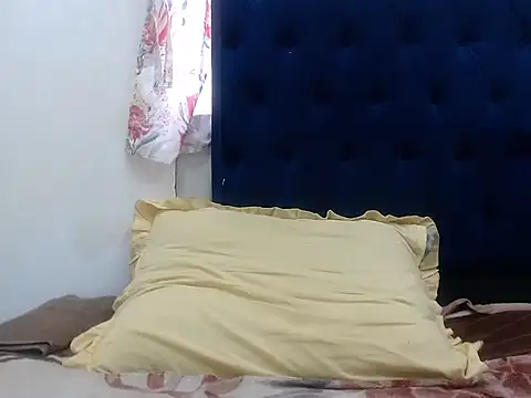 INNOCENTSLUT25 webcam