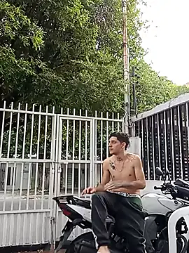 boy_max_latin webcam