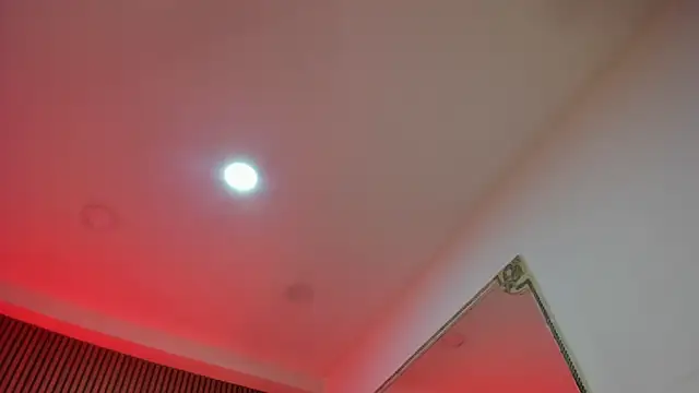 nahomyrusell_ webcam