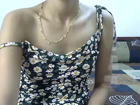 Delhi_Queen webcam