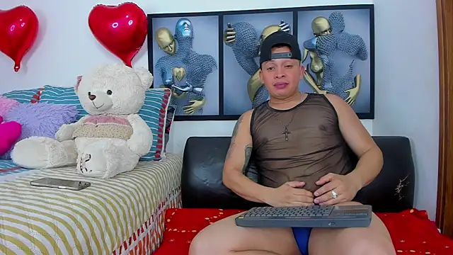 Angeline_focus webcam