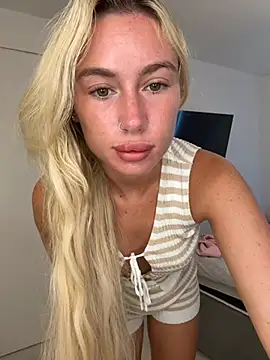 SexySaraxxoo Live Webcam on Stripchat