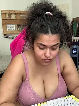 Curvydesifromgermany webcam