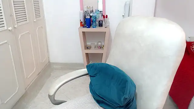 leonela_69 webcam
