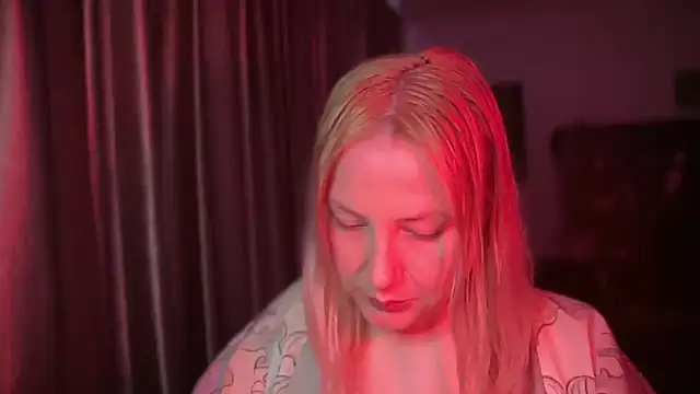 BikiHellena webcam