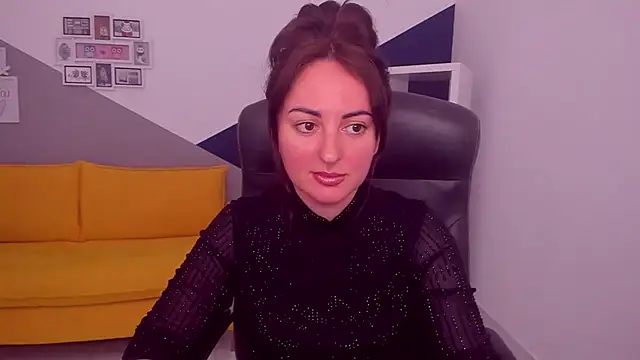 NoraSimons webcam