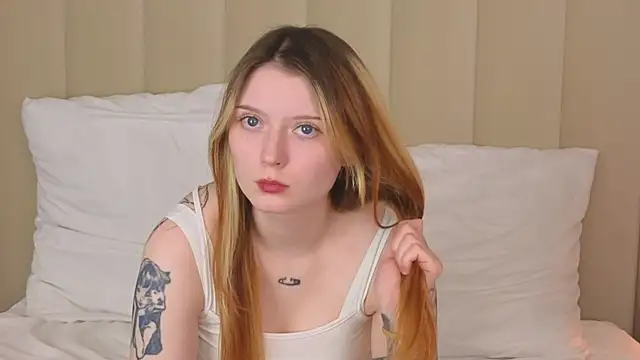 AlyssFrost webcam