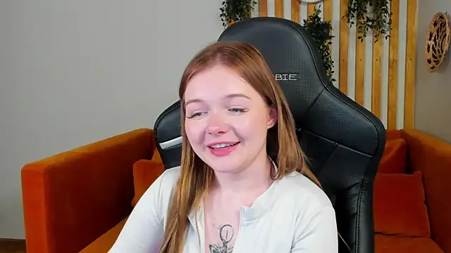 ElinaVale webcam